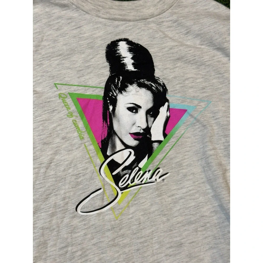 Selena Quintanilla Kids Girls Medium Long Sleeve Gray Graphic Shirt Como La Flor
